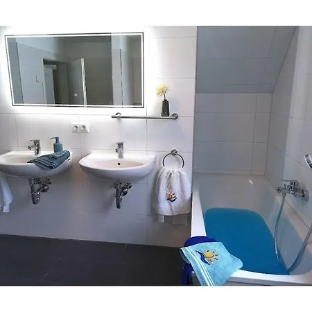 Дом отдыха In With Swimming Pool *