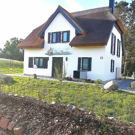 Дом отдыха In With Swimming Pool